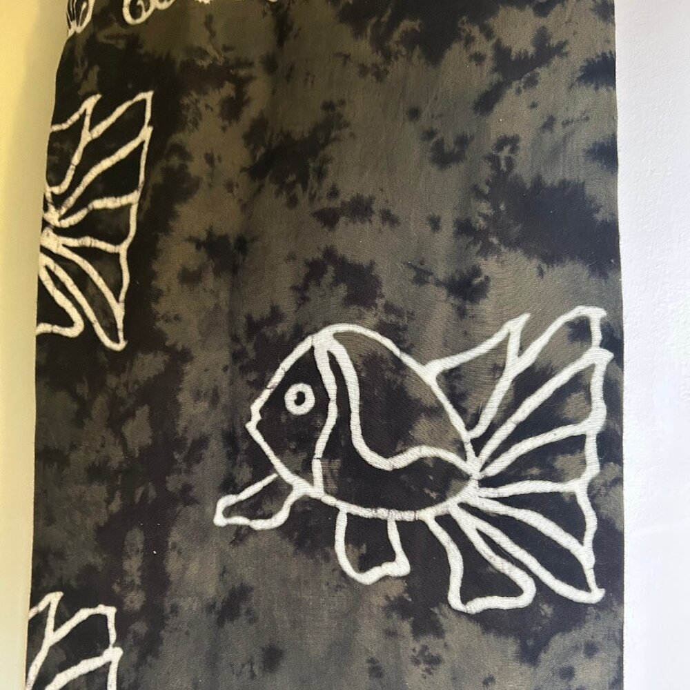 TROPICAL SARONG, Size 44 x 60, Cotton/Rayon Blend, Fish and Hearts Batik Wear